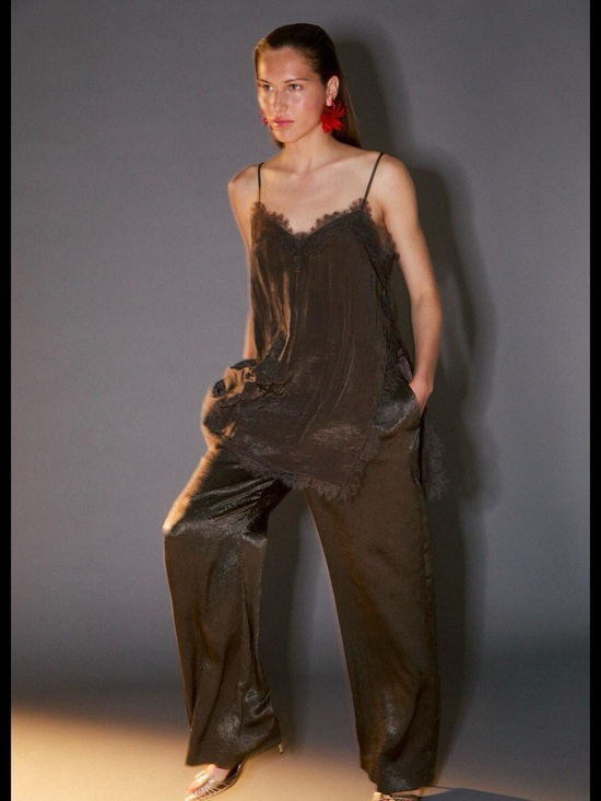 Zara Pants - Zara NWT ❗️WRINKLE LOOK FLOWLY PANTS in Dark Brown VIRAL PANTS 🔥